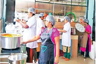 Coronavirus lockdown in Kerala: Community kitchens deliver food to needy at home