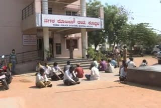 ಅನಗತ್ಯವಾಗಿ ಓಡಾಡುವವರು ಪೊಲೀಸ್​ ವಶಕ್ಕೆ