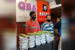 New Delhi Traders Association providing food for peoples in Connaught Place during lockdown