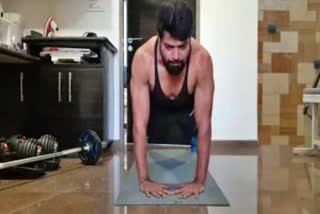 Vinodu_Prebhakar_Work_Out_at_Home