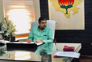 Satish Poonia holds review meeting,BJP review meeting on corona, भाजपा समीक्षा बैठक, कोरोना वायरस को लेकर बैठक