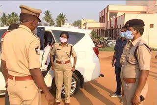 Vijayanagaram SP visited Vegetable Sales Center