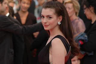 Anne Hathaway to star in French Children Don't Throw Food
