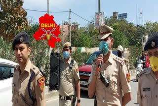 Additional DCP marches on foot to give suggestions and information to people in West Delhi during lockdown