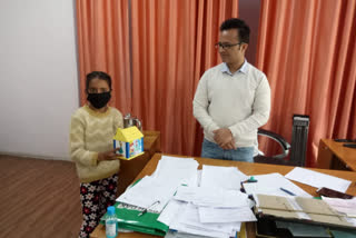 kullu little girl donatation  कुल्लू नन्हीं दानवीर