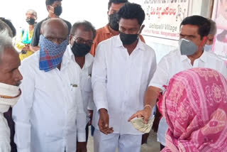 Makthal MLA Chittem Rammohan Reddy distributes the rice