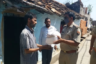 chitrakoot police help poor p