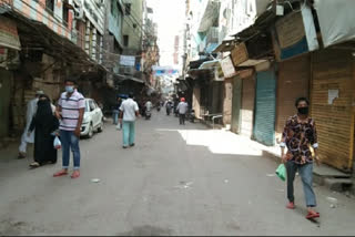 Quarantined people roaming the streets in old delhi lockdown is ineffective