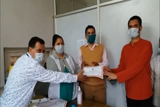 Blood bank staff making people aware about corona virus in bilaspur