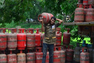 Government announces gas cylinder price reductions