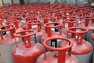 പാചകവാതകം  61.50 രൂപ കുറയും  Cylinder  സിലിണ്ടര്‍  ഐ.ഒ.സി  LPG  ഐ.ഒ.സി