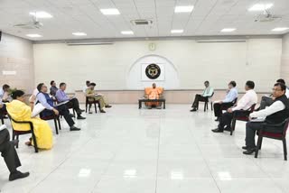 cm yogi holds meeting with team 11