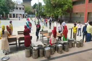 Hunger Relief Center in Mangolpuri