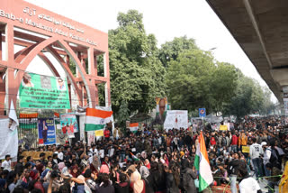 Students protesting in front of Jamia Milia Islamia University