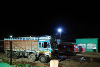 Action taken on four truck drivers doing illegal transport during lockdown in kawardha