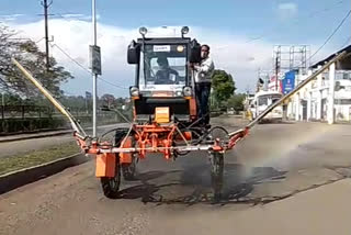 Sanitizing the city with a modern machine in seoni