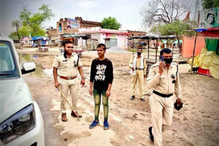 Station in-charge posted T-shirt with viral in bhind