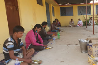 Executive magistrate and station in-charge ate food with workers in surajur