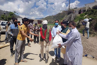 Rajiv Saizal distributed food in solan