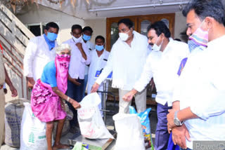 minister errabelli dayakar rao distribute ration in warangal rural district