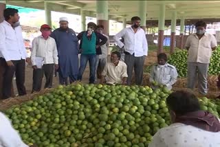 The price of a fallen Orange  at gaddi annaram market in hyderabad