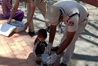 RPF inspector nitin mehra  distribute ration