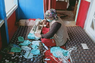 women making mask