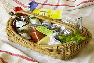 Italians Hang Food Baskets From Balconies To  Help The Homeless