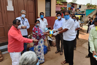 Distribution of free milk in Hubli