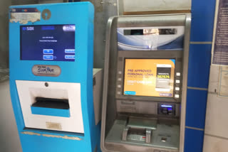 Banks did not arrange sanitizer in ATM in Ratlam