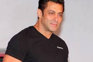 Salman extends monetary help to Radhe crew members to brave financial crunch