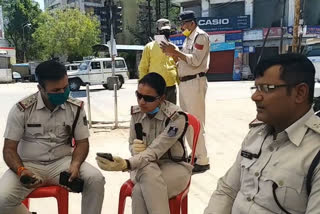 Police personnel made people aware by singing songs on duty