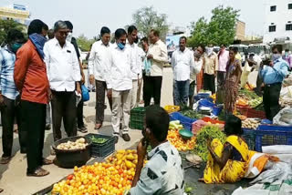 MLC Kasireddy visited the nagarkurnool market