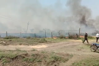 इटारसी के धौखेड़ा गांव में मशीन की चिंगारी से लगी आग