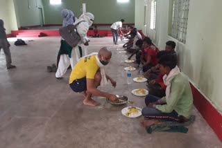 ARRANGED FOOD FOR 15 WORKERS