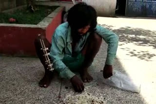 helpless patient was forced to eat rice thrown on ground in rims