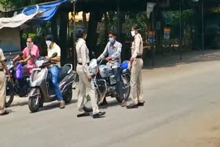 police-strict-on-break-the-rules-during-lockdown-in-mahasamund