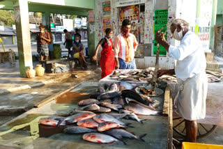 திருவாரூரில் மீன் மார்க்கெட்டாக மாறிய திருவாரூர் பழைய பேருந்து நிலையம்