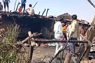 house caught fire in Jhabua