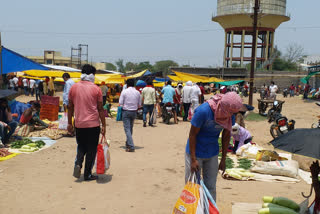 Crowd in vegetable marketCrowd in vegetable market