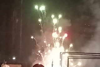 fire fire crackers at Kolkata