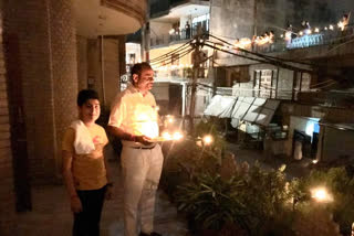 bjp MP ramesh bidhuri and bjp leader vijay jolly light diya on 5th april