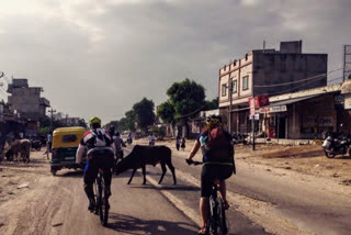 Man sets out on 2100-km cycle journey to meet ailing father, CRPF lends him help