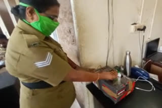 kattakada police station  automatic sanitizer  കാട്ടാക്കട പൊലീസ് സ്റ്റേഷന്‍  ഓട്ടോമാറ്റിക് സാനിറ്റൈസിങ് സംവിധാനം  ഓട്ടോമാറ്റിക് സാനിറ്റൈസര്‍  ആര്യനാട് പ്രസ് ക്ലബ്ബ്  ആര്യനാട് പൊലീസ് സ്റ്റേഷന്‍  പിഎംഎസ് ഡെന്‍റൽ കോളജ്  ഡോക്‌ടര്‍ സി.ആദർശ്