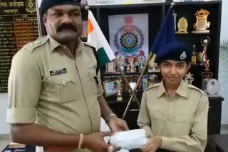 girl donated money in cm relief fund