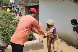 providing food packets to needy