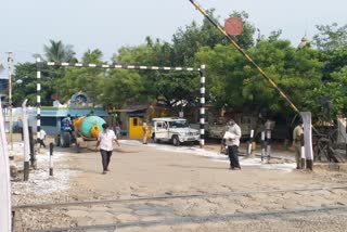 people breaking lockdown and roaming in bellary