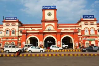 railway giving awards to employees