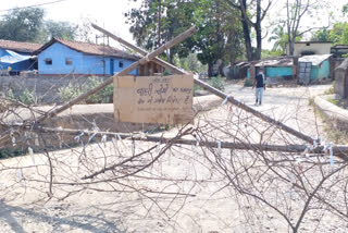 Villagers put up 'no entry' board at village entrance gate in chaibasa