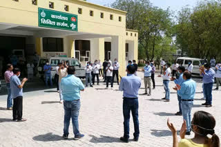 Doctors doing continuously 18 hours duty in battle of CORONA in nuh